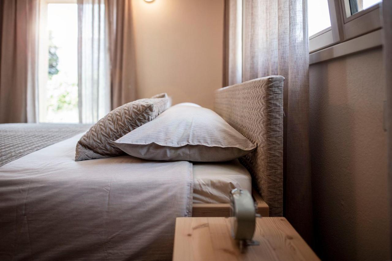 Weingut Kornell - Schafferhaus Cosmas Und Zeder Apartment แตร์ลาโน ภายนอก รูปภาพ