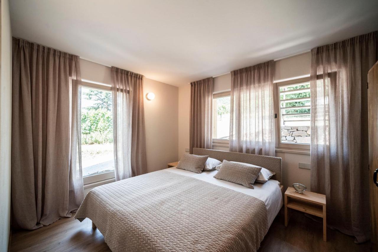 Weingut Kornell - Schafferhaus Cosmas Und Zeder Apartment แตร์ลาโน ภายนอก รูปภาพ